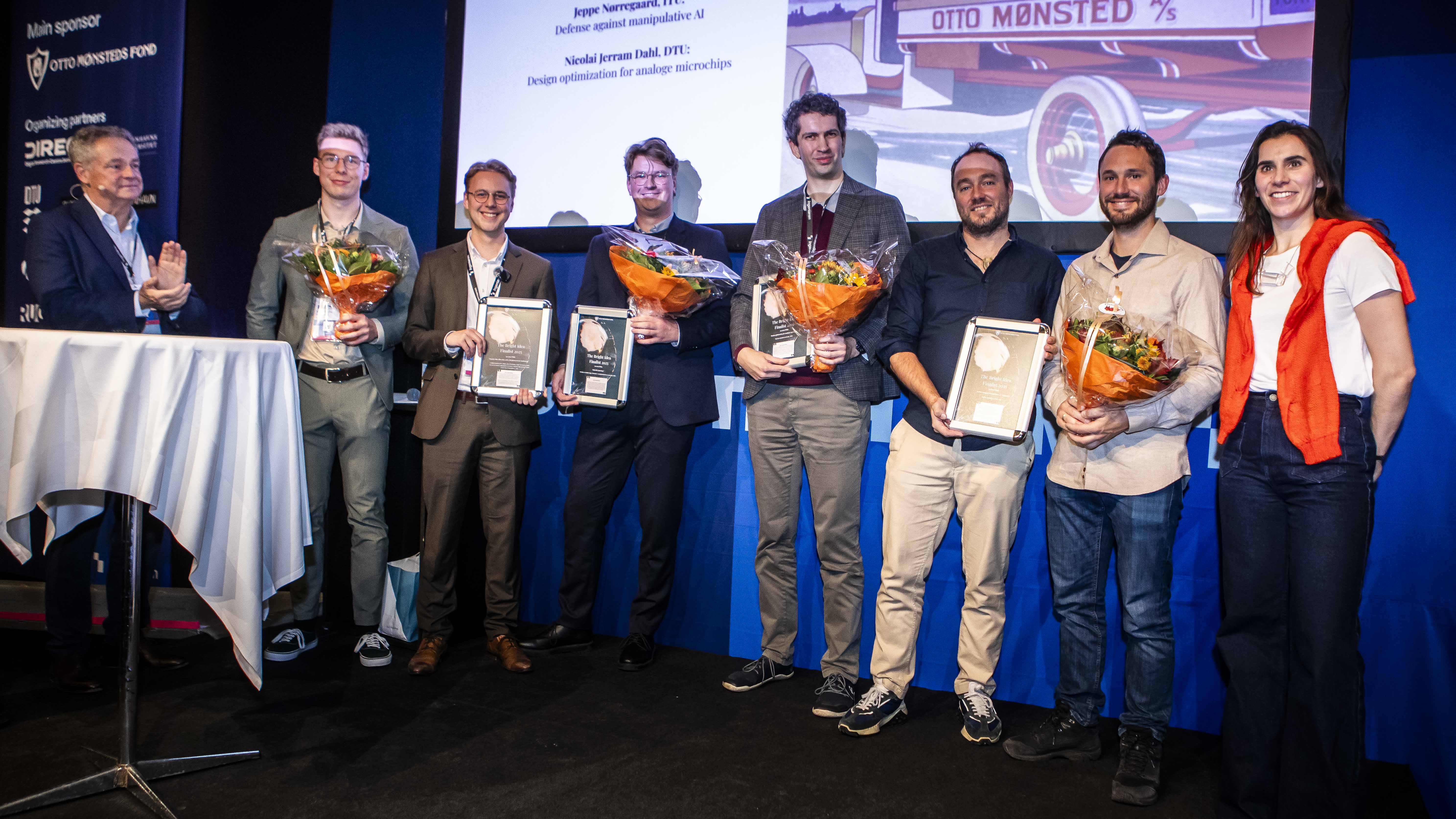 finalister på scenen